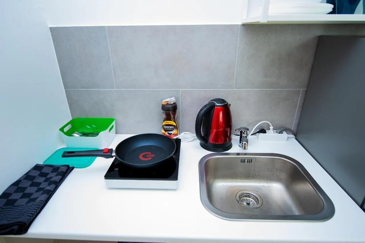 Prime Living Apartments Kueche Netflix Norymberga