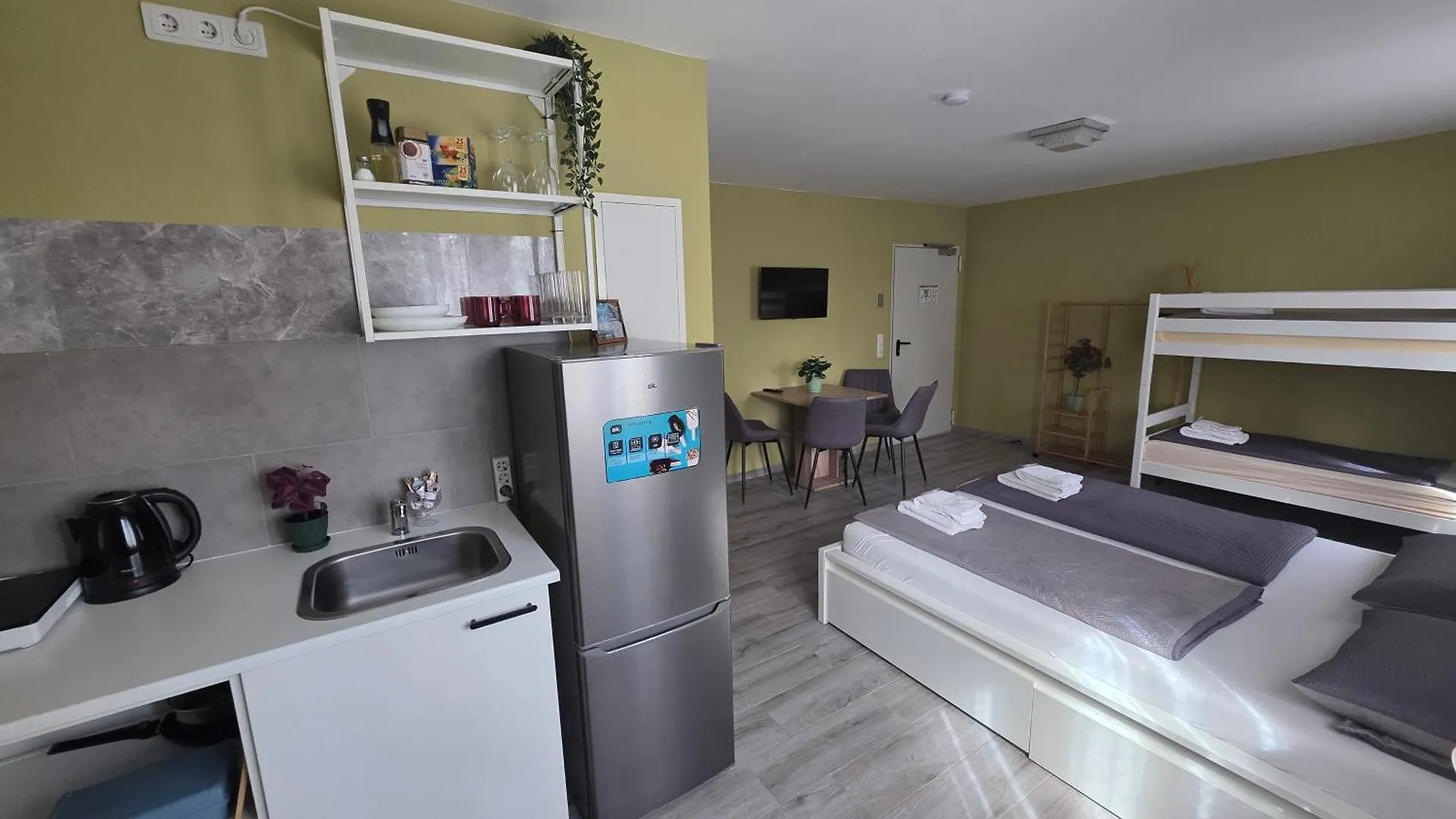 Guest house Prime Living Apartments Kueche Netflix Nuremberg Germany